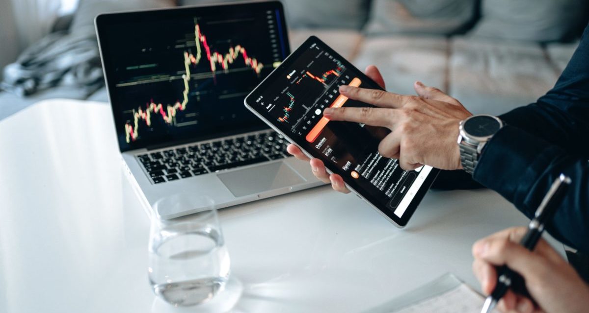 KYC/AML: KYC v AML - Definition, Best Practices, Tips, and More